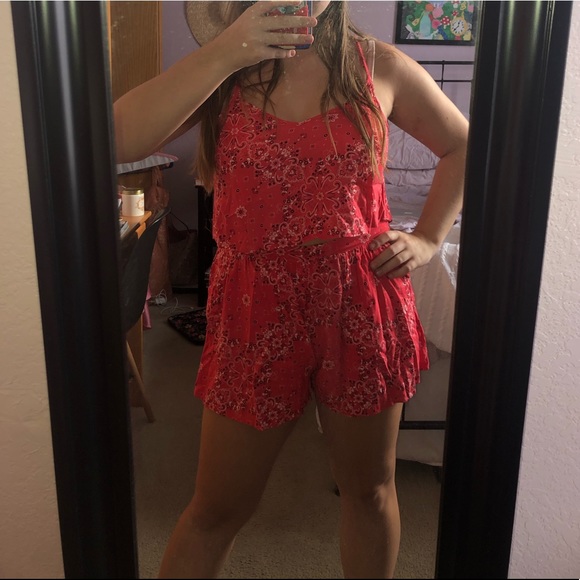 matching two piece set from hollister - Picture 6 of 8